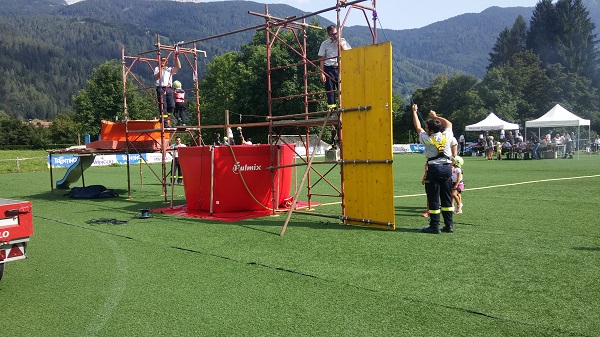 Tanti Bambini A Pompieropoli Campane Di Pinzolo It