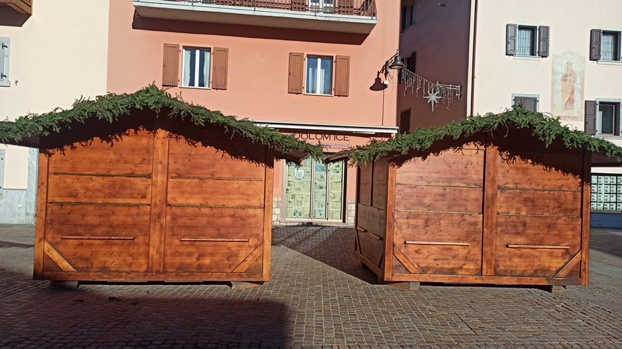 Pinzolo Le Casette Di Natale Si Rifanno Il Look Campane Di Pinzolo It